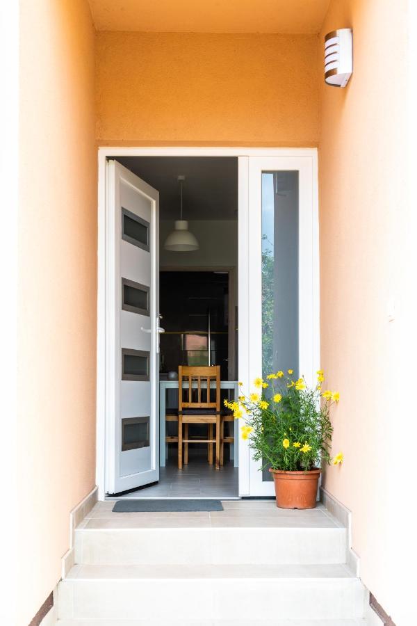 Nemeth Apartman Kestel Dış mekan fotoğraf