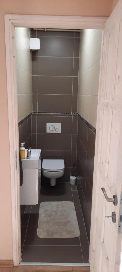 Nemeth Apartman Kestel Dış mekan fotoğraf